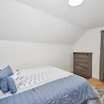 Clifton Hill Luxury Home